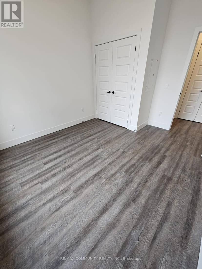 106 - 107 Roger Street — photo 5 of 7