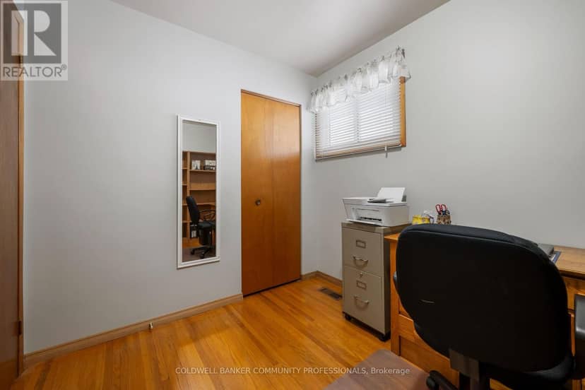 401 Mohawk Road W — photo 21 of 40