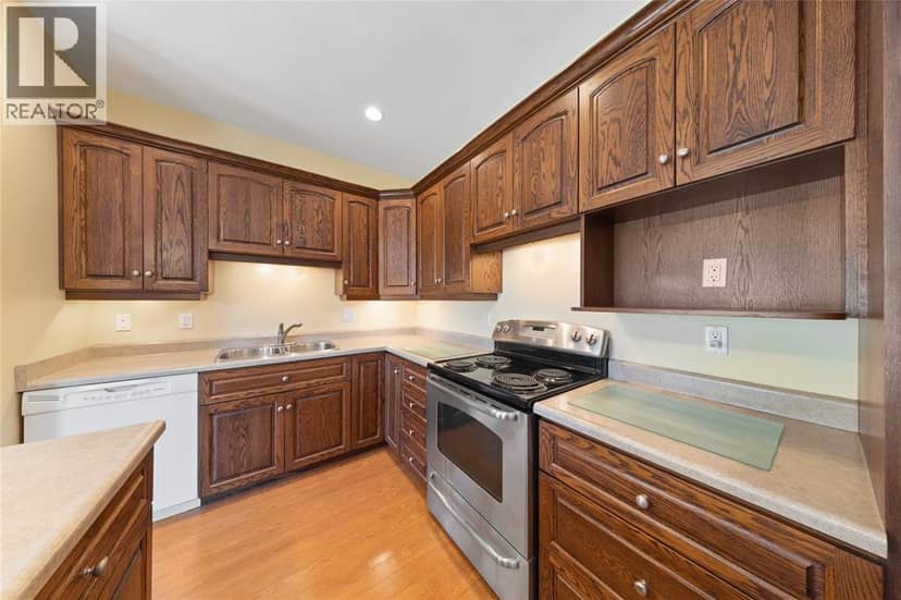 5969 Townsend LINE Unit# 15, Lambton Shores, photo 3