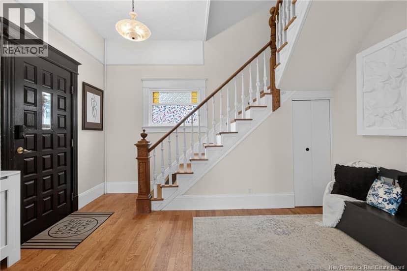 144 Dufferin Street — photo 10 of 40