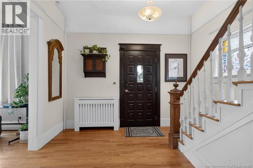 144 Dufferin Street — photo 8 of 40