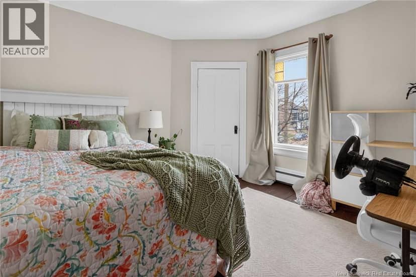 144 Dufferin Street — photo 31 of 40
