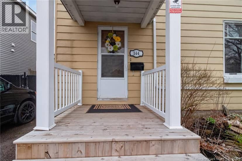 144 Dufferin Street — photo 7 of 40