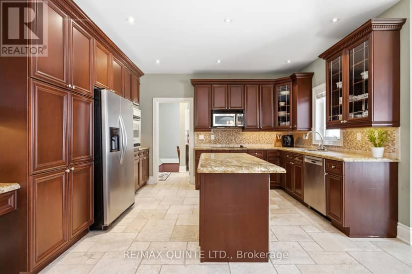 2 Treeview Avenue — photo 10 of 40