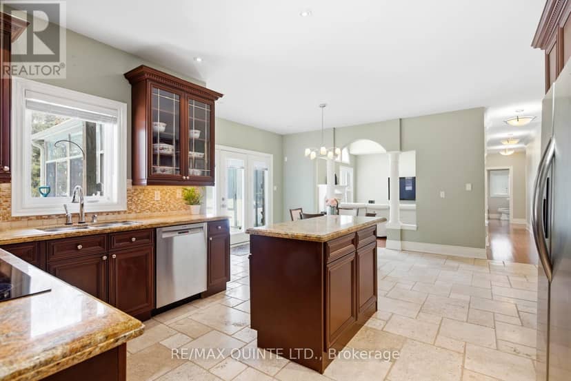 2 Treeview Avenue — photo 12 of 40