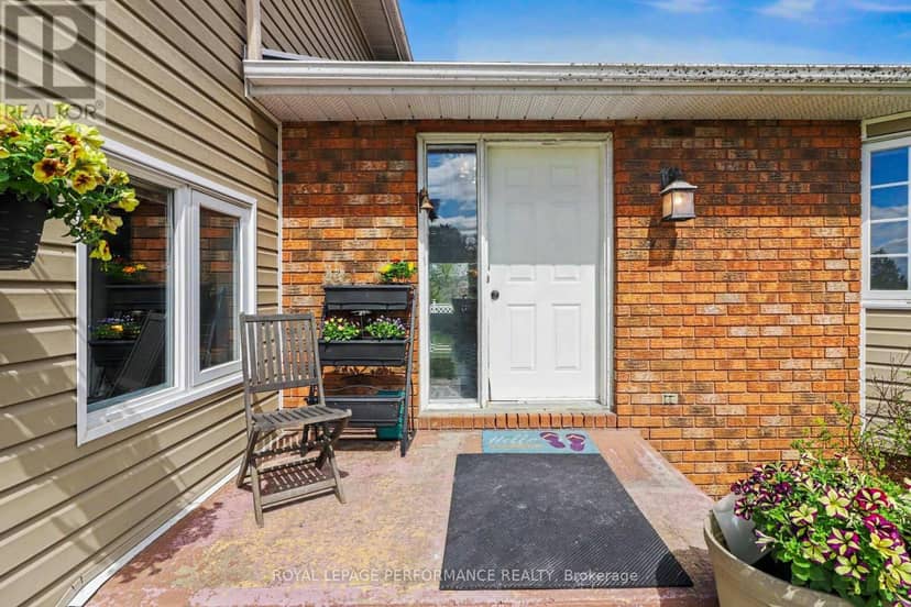 935 Concession 1 Road, Alfred and Plantagenet, photo 7