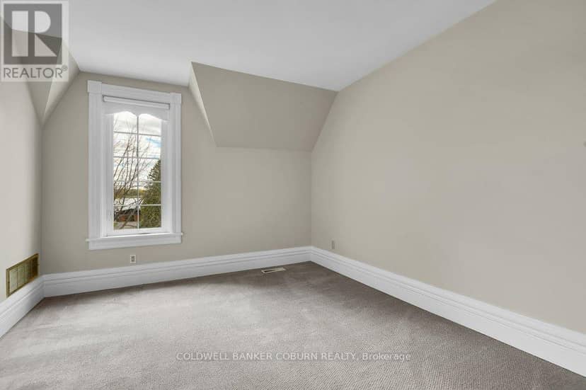 11719 Lakeshore Drive — photo 22 of 40