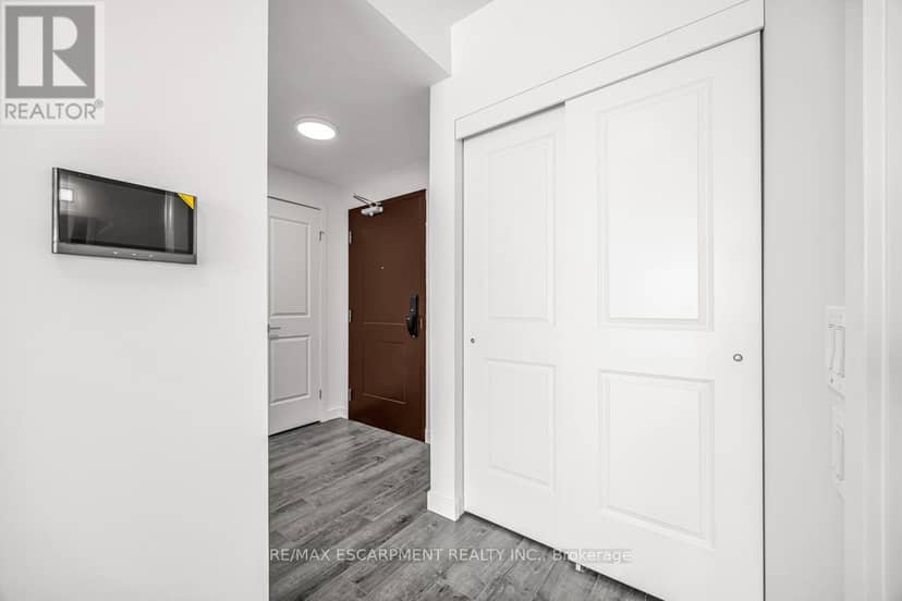 301 - 7549A Kalar Road — photo 7 of 38