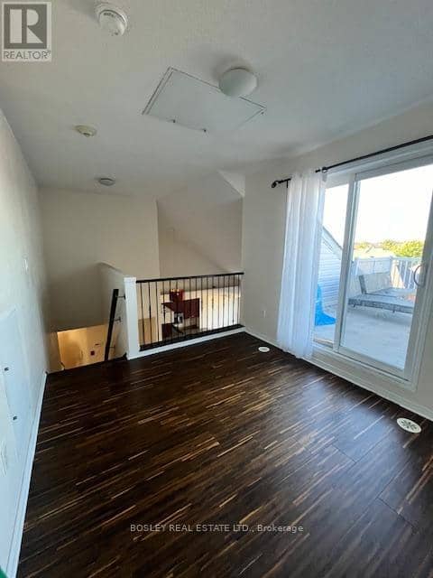 11 - 647 C Warden Avenue — photo 8 of 24