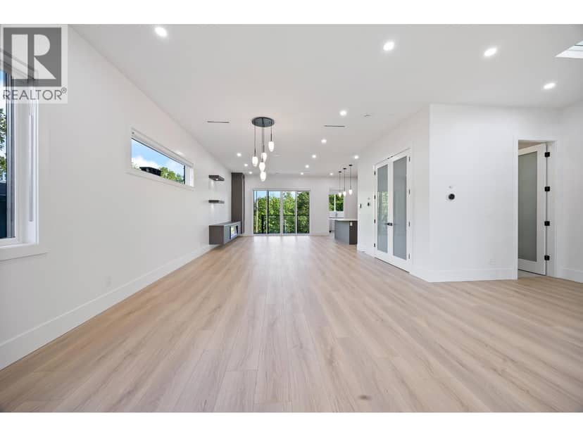2 6037 SERVICE STREET, Burnaby, photo 8