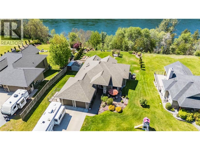 943 Riverview Place, Castlegar, photo 2