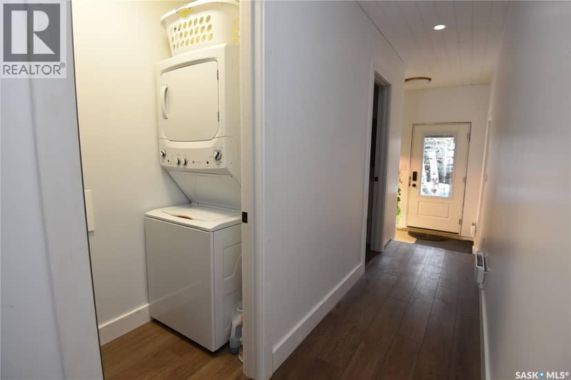 213 Birch AVENUE — photo 9 of 40