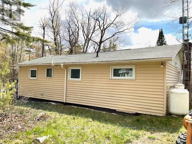 488 Kennedy Drive — photo 2 of 16