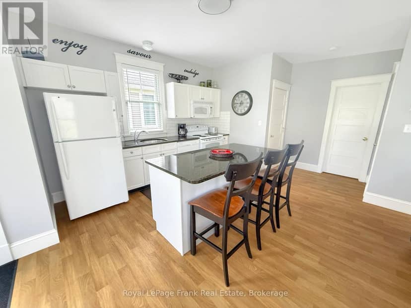 13 - 26 Meadow View Lane — photo 8 of 38
