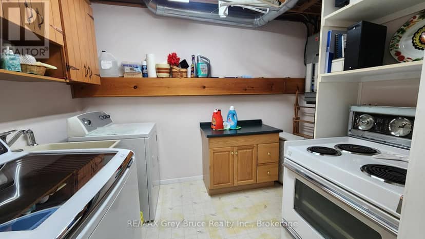 340 Barney's Boulevard — photo 13 of 40