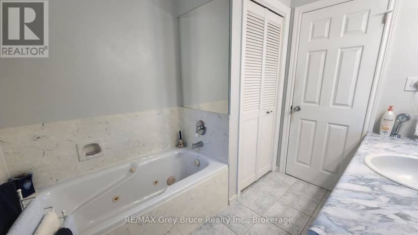 340 Barney's Boulevard — photo 21 of 40