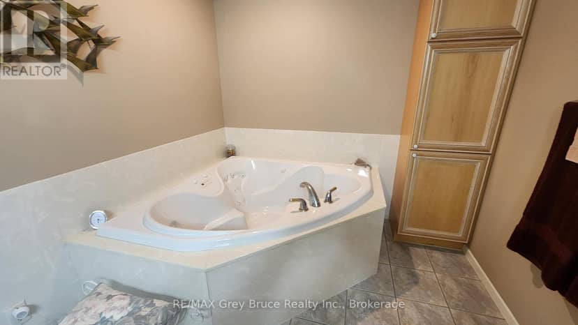 340 Barney's Boulevard — photo 25 of 40
