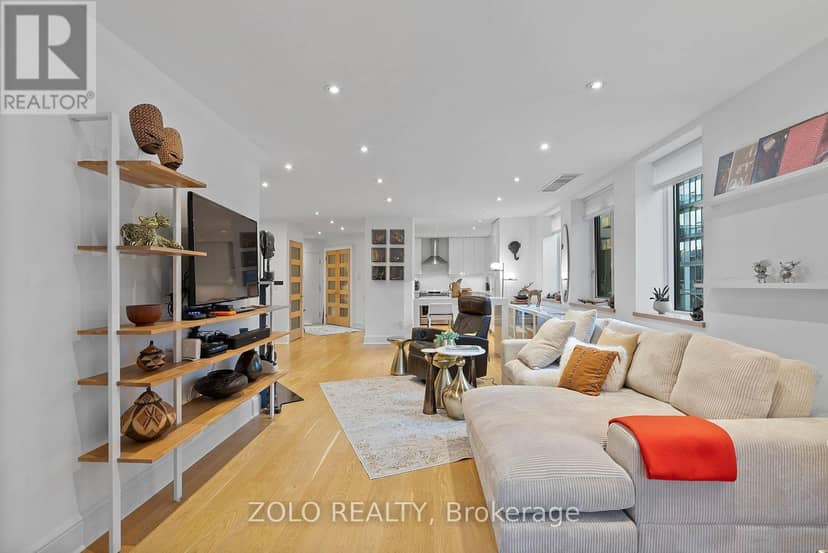 302 - 55 Lombard Street — photo 16 of 39