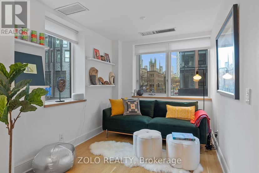 302 - 55 Lombard Street — photo 17 of 39