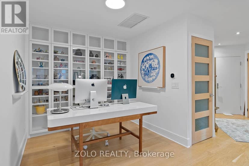 302 - 55 Lombard Street — photo 18 of 39