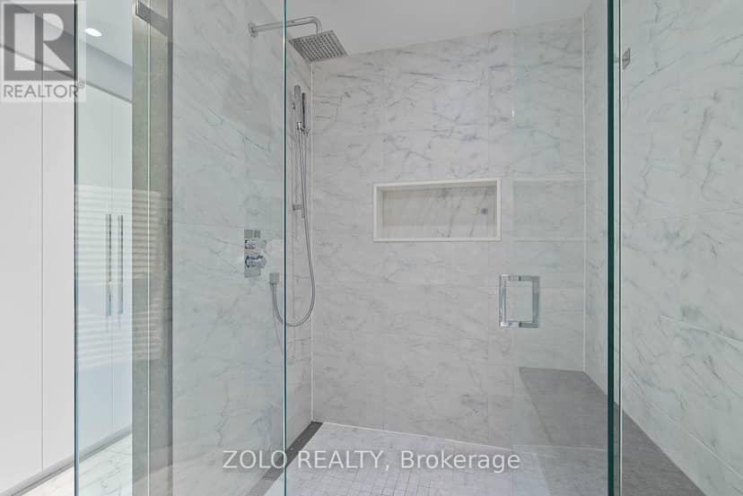 302 - 55 Lombard Street — photo 27 of 39