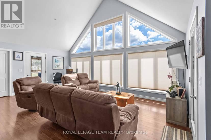 299 Siberia Road — photo 14 of 40