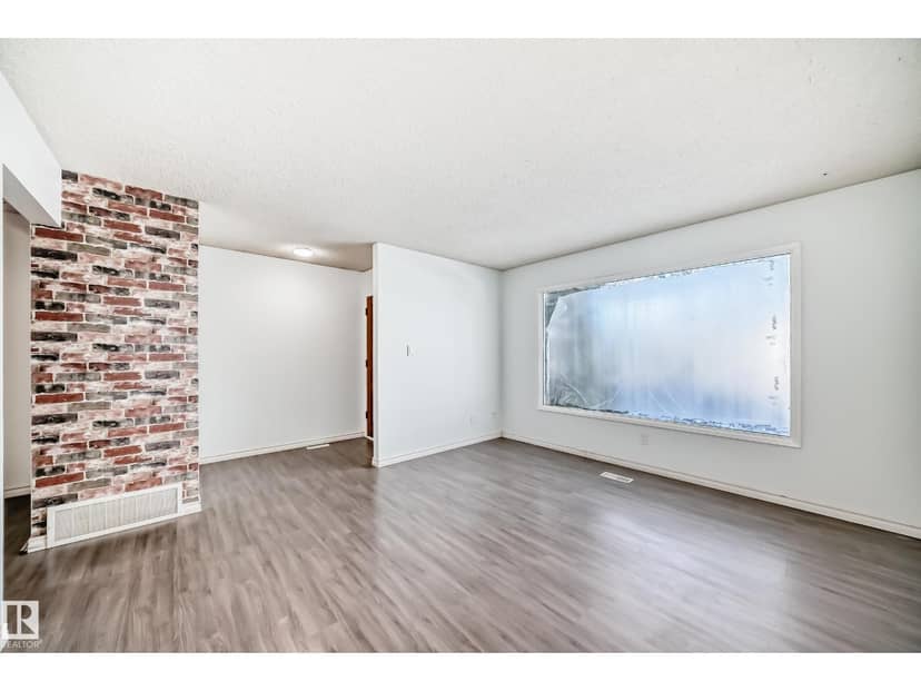 9623/9625 73 AV NW NW — photo 12 of 40