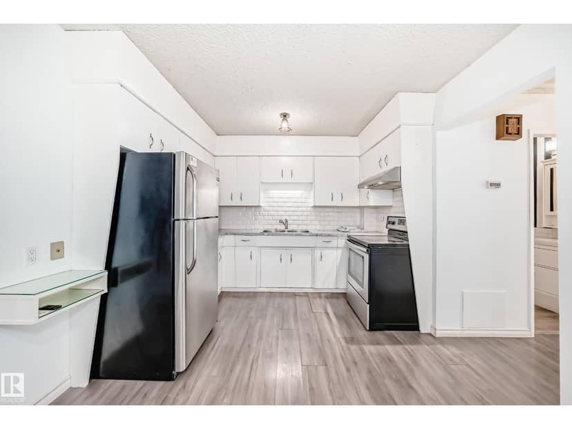 9623/9625 73 AV NW NW — photo 13 of 40