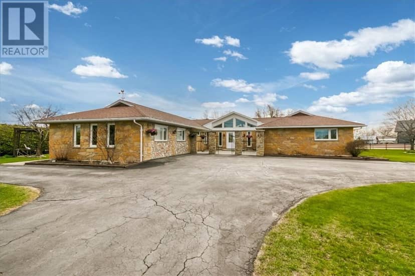 57 Wilson Street E, Little Current, photo 2