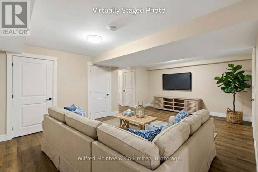 227 Saugeen Street — photo 38 of 40