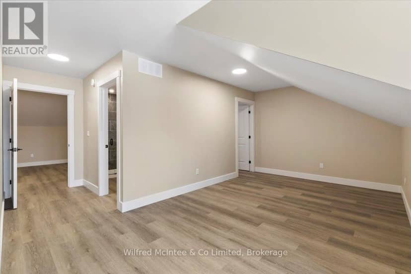 227 Saugeen Street — photo 29 of 40