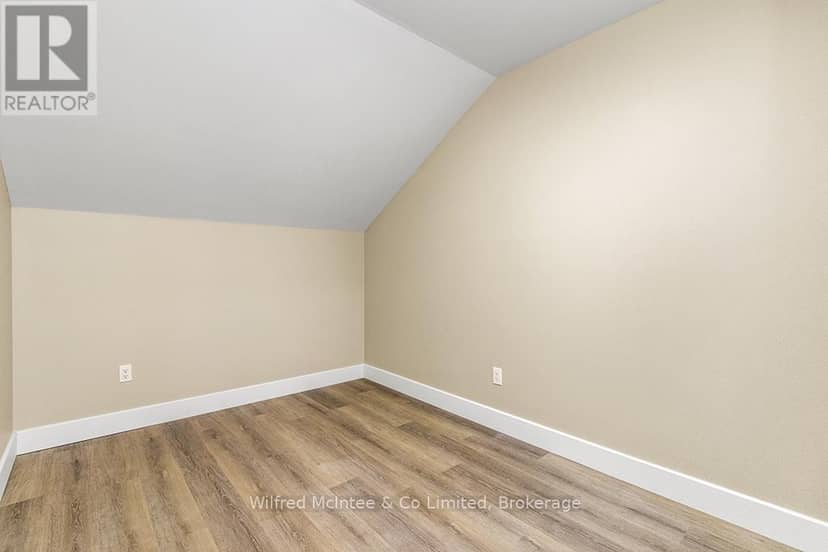 225 Saugeen Street — photo 24 of 40