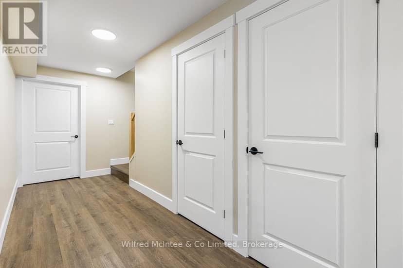 225 Saugeen Street — photo 31 of 40