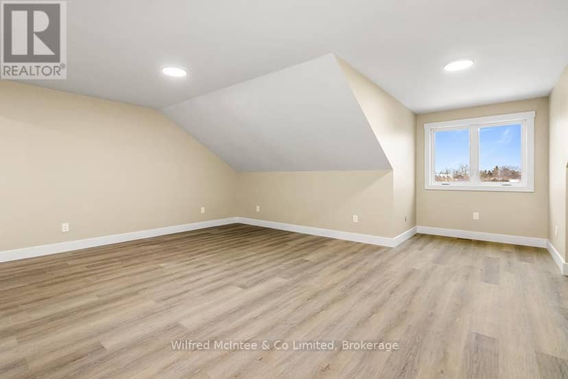 225 Saugeen Street — photo 25 of 40