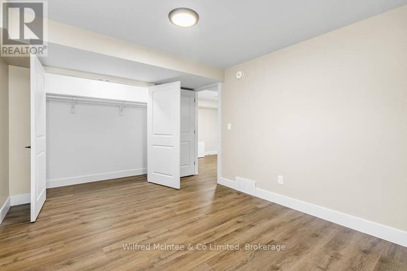 225 Saugeen Street — photo 36 of 40