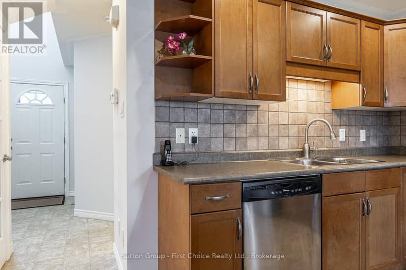 351 Brunswick Street — photo 10 of 40