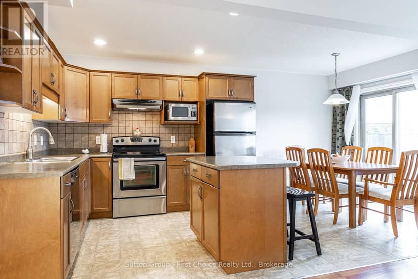 351 Brunswick Street — photo 8 of 40