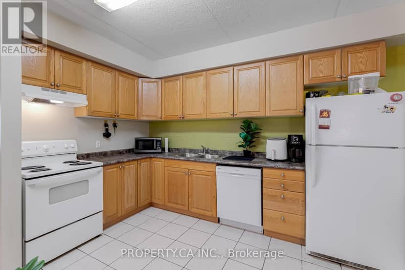 204 - 253 Lester Street — photo 13 of 40