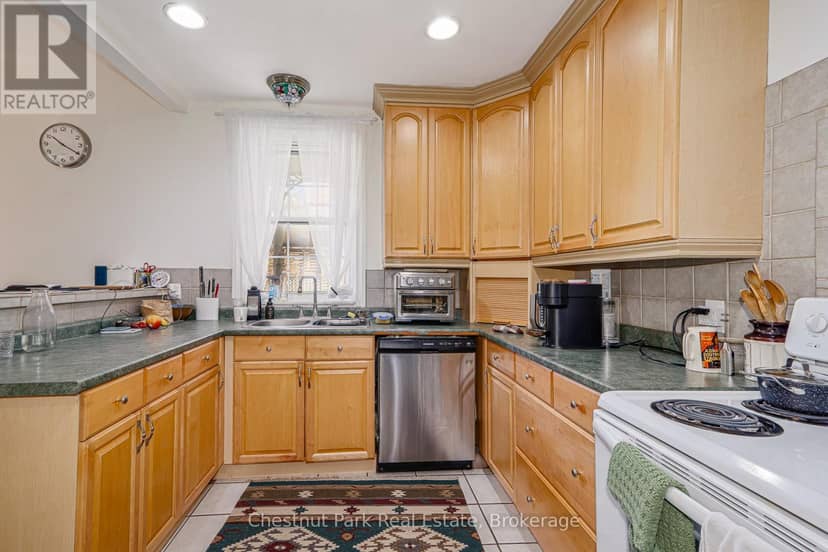 537 Ste Marie Street — photo 11 of 40