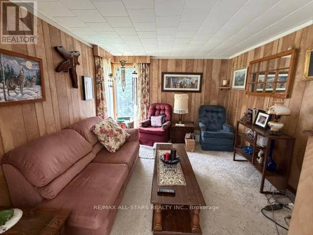 480 Kennedy Drive — photo 3 of 17