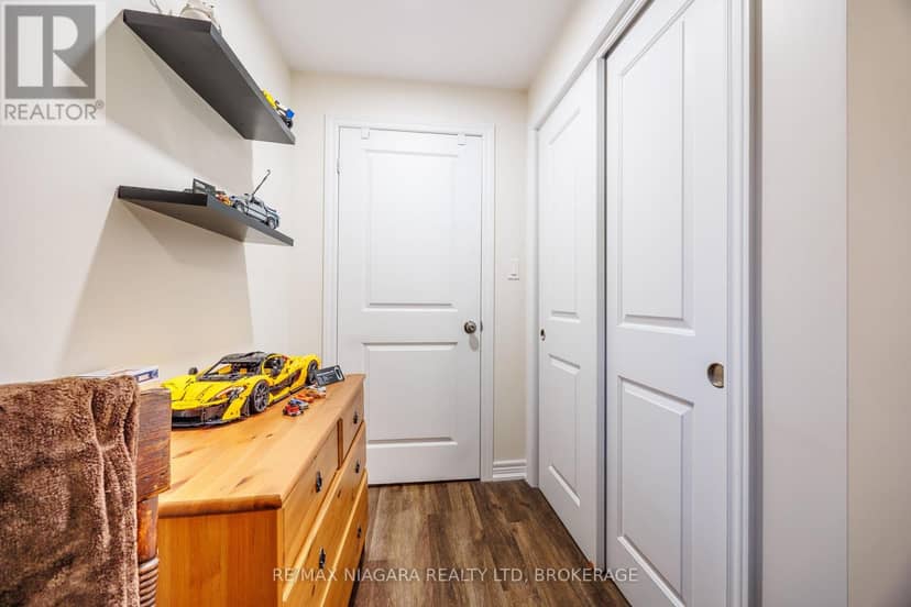 5744 Jake Crescent — photo 40 of 40