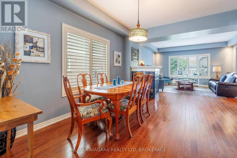 5744 Jake Crescent — photo 6 of 40