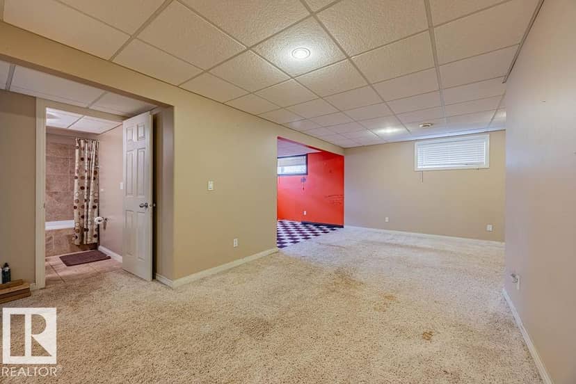 5026 53 Ave — photo 17 of 33