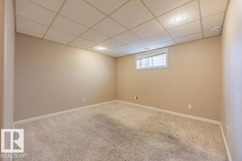 5026 53 Ave — photo 18 of 33