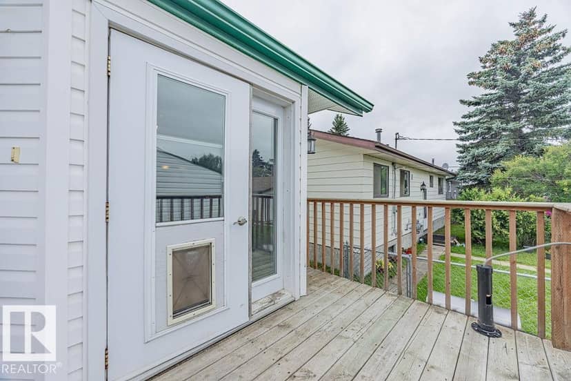 5026 53 Ave — photo 25 of 33