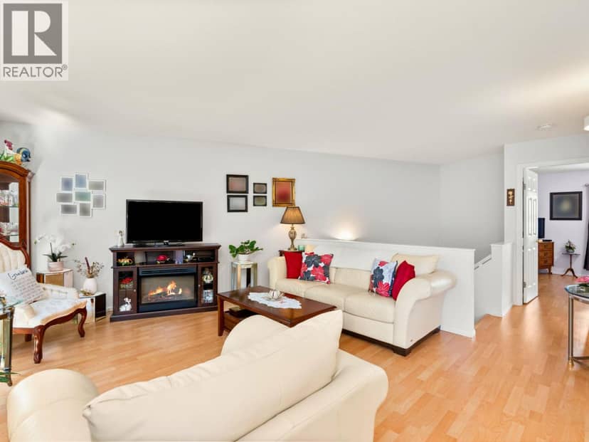 38 5761 WHARF AVENUE, Sechelt, photo 5