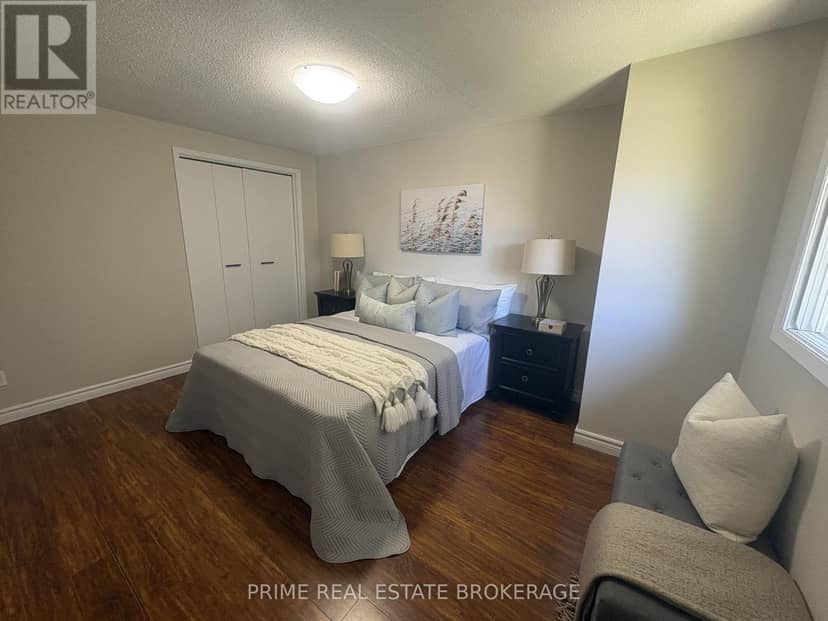58 - 35 Waterman Avenue — photo 15 of 28