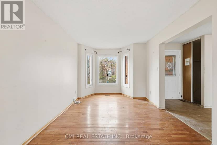 2275 Chapman Court — photo 2 of 39