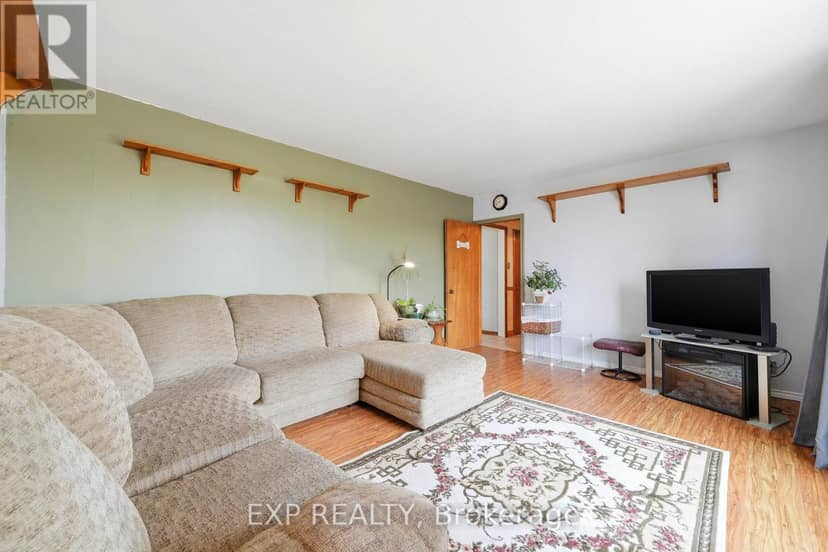4142 Stewarts Lane — photo 10 of 40