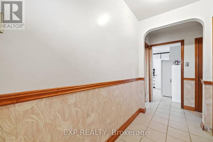 4142 Stewarts Lane — photo 8 of 40